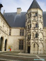 Musee Esteve A Bourges Bienvenue Chez Dodovanille Musee Le Manoir Bourges
