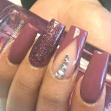 Burgundy Nails With Rhinestones The Number Of Designs Involving Burgundy Is Also Quite Impressive Such As Matte Rhinestone Nails Burgundy Nails Sparkly Nails
