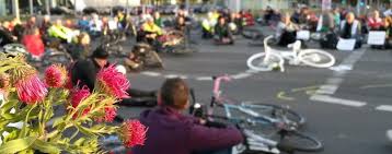 Unfall In Berlin Mitte Radfahrerin Von Lkw Getotet Berlin Tagesspiegel