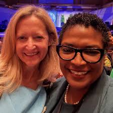 Honored to meet with new Dallas Police Chief Daniel Comeaux.  @jenniferstaubachgates and I welcomed him to Dallas, offered our support,  and had a great discussion about the future of the Police Academy.