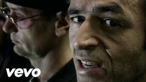 Born in paris and active in the music scene since 1975, he had a highly successful solo career. Jean Jacques Goldman Peurs Jean Jacques Goldman Clip Video Goldman