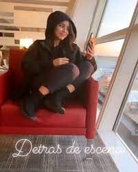 She has gained 1.9 million followers on instagram. Emilia Mernes Updates En Instagram Instagram Mirror Selfie Red Heart