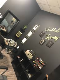 Snobbish Luxury Styles Black And Gold Luxury Salon Suites Located In Dallas Texas With Images Salon Suites Decor Salon Decor Studio Salon Lofts Decor