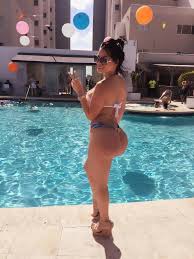 Dayami Padróns feet