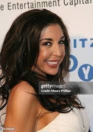 Rachel Sandler's Instagram, Twitter & Facebook