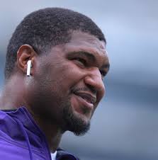 NFL Free Agent updates 2024: Dolphins lose Robert Hunt to Carolina Panthers 