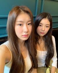 Here's why multiple comebacks a year can be overwhelming according to itzy's lia. Beautiful Look Twice Itzy Chaeryeong X Lia Pretty Kid Next To Pretty Kid