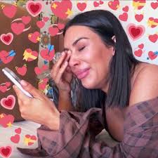 Haley Neumann (@Halediz)