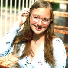 Abigail Reeder's Instagram, Twitter & Facebook