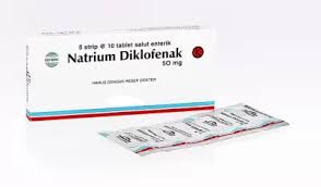 Diclofenac sodium 50mg, serratiopeptidase 10mg. Apa Itu Natrium Diklofenak Perhatikan Dosis Pemakaiannya Moms