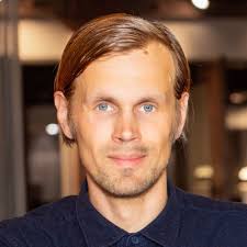 We're growing the Enterprise team here at FirstMark & we're looking for an  early career investor who believes their life's work is to be in service to  the entrepreneur, AND is maniacally