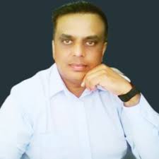 Yesterday I graduated from Stellenbosch University with a Postgraduate  Diploma in Financial Planning 👩‍🎓 It was challenging balancing studying  whilst working full time but I did it.