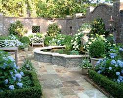 One Story Courtyard Plan Google Search Small Courtyard Gardens Courtyard Landscaping Courtyard Gardens Design