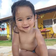 Domingão agarrada com o filhote. 🥰 Grudinho que eu amo! Feliz domingo pra  vocês! 💙