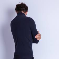 Je veux trouver un bon costume homme de qualité et pas cher ici blazer col roulé. Turtleneck Cashmere Sweater Felipe Maison Montagut
