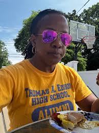 Hey guys from the 70's. How many of you purchased a chocolate milk and a  Boston cream donut in the cafeteria before school started?