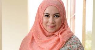 Nonton film streaming ada apa dengan cinta (2002) sub indo gratis lk21 layarkaca21 dunia21 juraganfilm, lk21, gudangmovies21, bioskopkeren. Lirik Lagu Melly Goeslaw Ada Apa Dengan Cinta Liriklagu Id