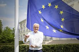 Browse 51,384 frank walter steinmeier stock photos and images available, or start a new search to explore more stock photos and images. Www Bundespraesident De Der Bundesprasident Articles Call For Public Participation Let S Talk About Europe