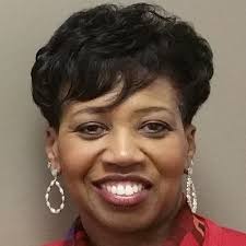 Happy #FeatureFriday 🎉 Today, we're celebrating INROADS alum Denise  Cottle, whose inspiring journey continues to uplift and empower the next  generation.