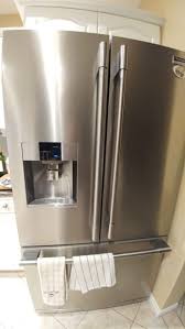 The door bins also provide additional storage and quick access space. Frigidaire Refrigerator Ice Maker Not Working Thriftyfun