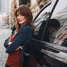 216 676 tykkäystä · 3 072 puhuu tästä. Carla Bruni Mal Im Ernst Jetzt Wer Will Denn Einen Jungen Mann Stern De