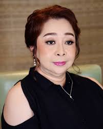 Lily Gunawan's Instagram, Twitter & Facebook