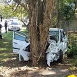 killed, four injured hits tree