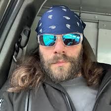 Looking for players to play DayZ with