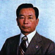 Bong Chon's Instagram, Twitter & Facebook