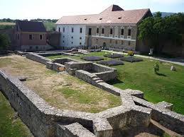 Pécsvárad este un oraș în districtul pécsvárad, județul baranya, ungaria, având o populație de 3.959 de locuitori. History Of The Castle Pecsvarad Castle