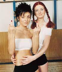 The song is a translated and reworked version of t.a.t.u.'s russian single ya soshla s uma. • after releasing two more albums each in russian and english, t.a.t.u. Pin Auf Looks
