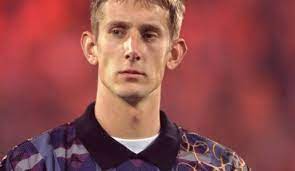 May 18, 2021 · als assistent arbeitete er unter louis van gaal, jupp heynckes, pep guardiola, carlo ancelotti, niko kovac und hansi flick, der die münchner zum saisonende auf eigenen wunsch verlässt. Als Ajax Amsterdam 1995 Den Fc Bayern Munchen Vorfuhrte Utopie