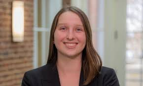 Built for business. Fueled by mentorship. From guiding new Comm students to  shaping AI strategy at BoA, Peyton Burda leads by example—starting with  listening. She's off to Boston—and we're already inspired. Read