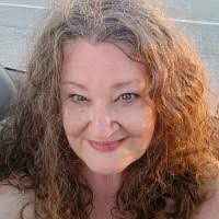 Karen Plata's Instagram, Twitter & Facebook