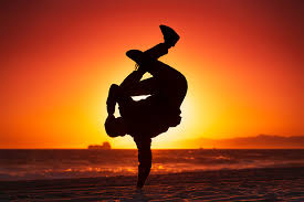 C'est un format plutôt brutal comme si on faisait. Le Breakdance Et Le Surf Potentiels Futurs Sports Aux Jo 2024 De Paris La Fabrique De La Danse