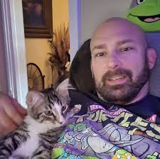 Achieving a seemingly impossible feat, Colombian speedcuber Angel Alvarado  juggles and puzzles at the same time!