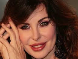 Alba parietti, nome completo alba antonella parietti (torino, 2 luglio 1961), è una showgirl, conduttrice televisiva, opinionista ed ex attrice italiana. Alba Parietti Nella Rete Di Fatti E Rifatti La Reazione