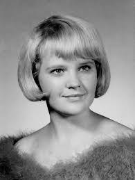 Loretta Smiley's Instagram, Twitter & Facebook