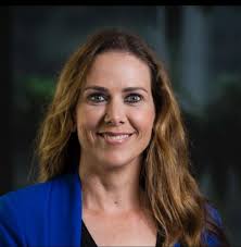 Can you fix my chopped head in photo?