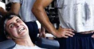 Football team lifts for common cause