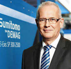 FORWARD MOMENTUM IN OPTICAL MOULDING MEETING THE NEEDS OF PACKAGING  MOULDERS COLOUR MASTERBATCH ○ ARBURG OPEN HOUSE