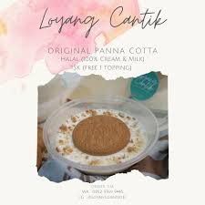 Try this easy recipe for creamy panna cotta served with a simple raspberry sauce. Loyangcantik Id Panna Cotta Si Manis Asal Italia Krim Facebook