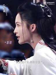 ＃一笑隨歌, ＃付一笑 ＃李沁, 哇喔～！真沒想到李沁的打戲這麼猛，一整個行雲流水、招式又漂亮，而且非常有力量感欸，簡直殺瘋了！👏,  重點是，打歸打，從被信任的人背叛的那種震驚、心痛和無法置信的眼神；到被逼至危及生命的絕境時的那種全力反擊和殺氣；再到最後終究無法對兄弟痛下殺手的那種掙扎和猶豫，這當中的情緒轉折，李沁真的詮釋得超好，讓付一笑的魅力一整個爆棚啊！😍,  ...