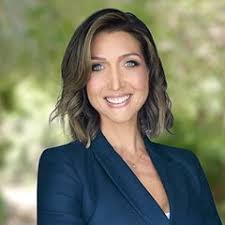 Jen Starr's Instagram, Twitter & Facebook