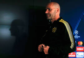 Wie sich herr bosz wohl fühlt, dass er, darf man den medienberichten glauben schenken, nicht die erste lösung ist (das wäre ja wohl favre gewesen) sondern eher eine art notnagel? Borussia Dortmund Boss Peter Bosz Insists Europa League Is A Priority Following Ucl Elimination Sports Illustrated