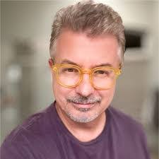 Robert Newland's Instagram, Twitter & Facebook