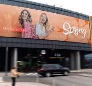 How Does Outdoor Digital Display Signage Work? | Navori Labs