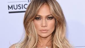 Si tratta di un taglio corto che arriva . Jennifer Lopez Senza Trucco E Filitri Com E Al Naturale Foto