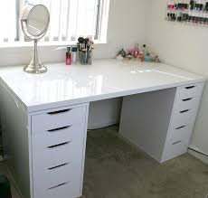Rectangle White Wooden Makeup Desk With Double Drawers Base And Glossy Top Plus Steel Standing Mirror On Grey Rug Ikea Makeup Storage Ikea Drawers Vanity Room