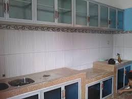 Dapur merupakan ruangan yang sangat intim dalam rumah. Pemasangan Kitchen Set Aluminium Minimalist Art